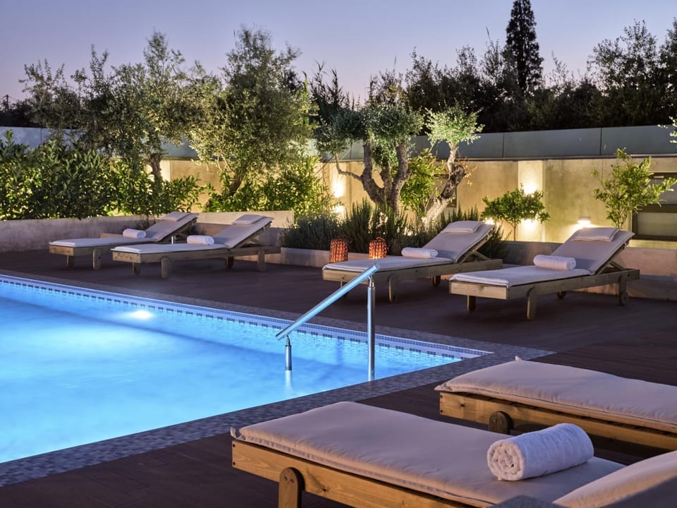 Night, Garden, Pool view, Swimming pool, sunbed