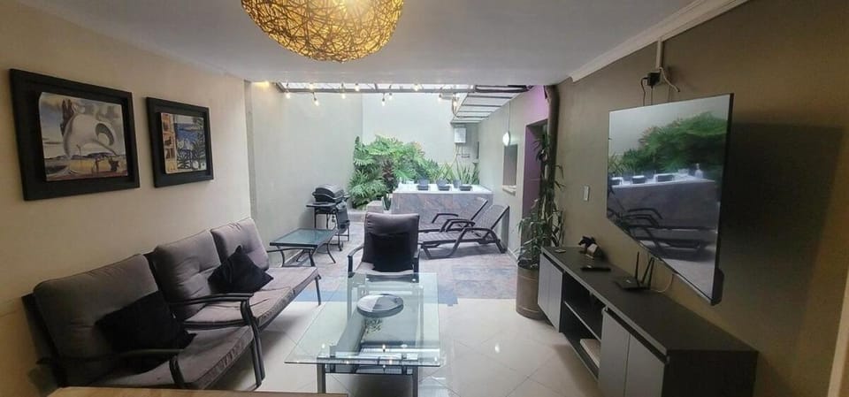 Libertador Aptos l Jacuzzi l In Provenza House in Medellin