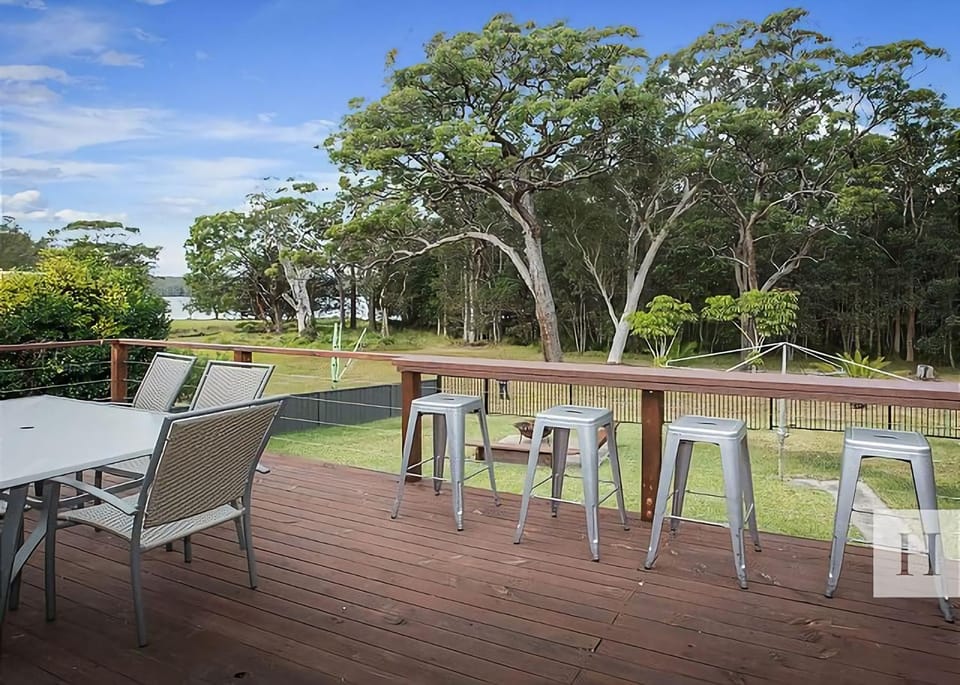 The Little Blue Lakehouse House in Lake Macquarie
