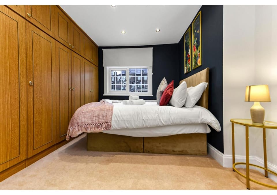 Bed, Bedroom, wardrobe