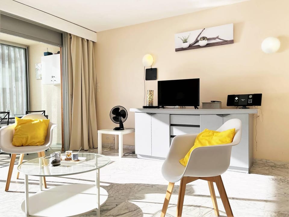 Appartement en bord de mer 2 pièces - 5 couchages - Le Lavandou - FR-1-251-430 Apartment in Le Lavandou