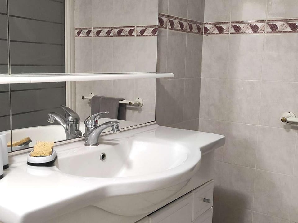 Appartement 3 Pièces Confortable avec Parking à Font-Romeu - FR-1-580-84 Apartment in Font Romeu
