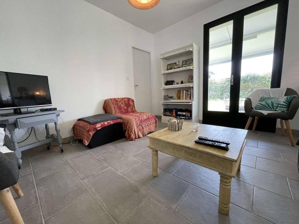 Maison Calme 3 Pièces, 6 Couchages, WiFi, Parking - FR-1-246A-186 House in Nouvelle-Aquitaine