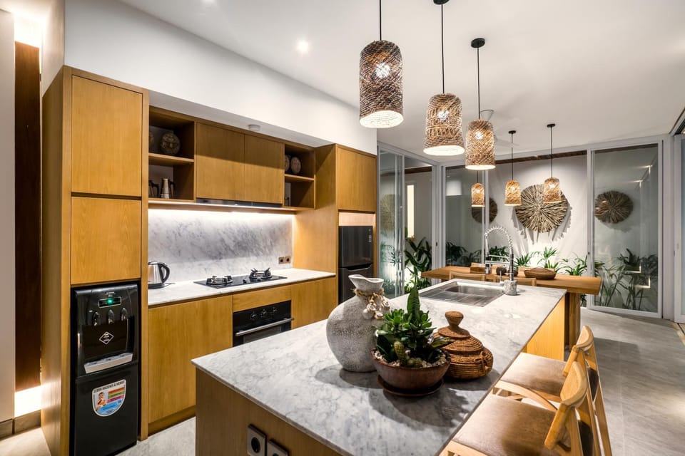 Coffee/tea facilities, Kitchen or kitchenette, oven, stove