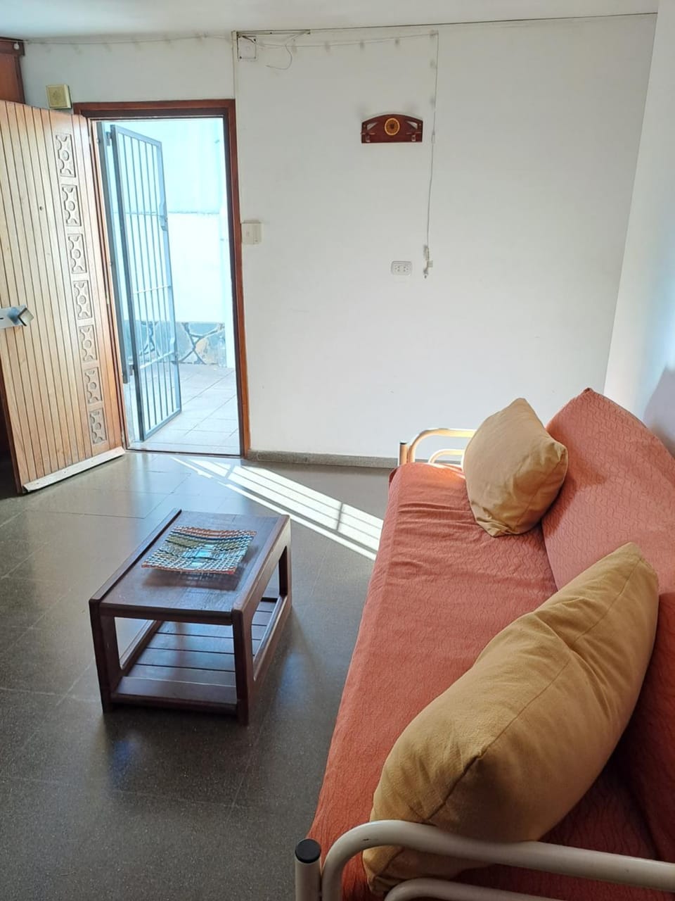 Bed, Living room