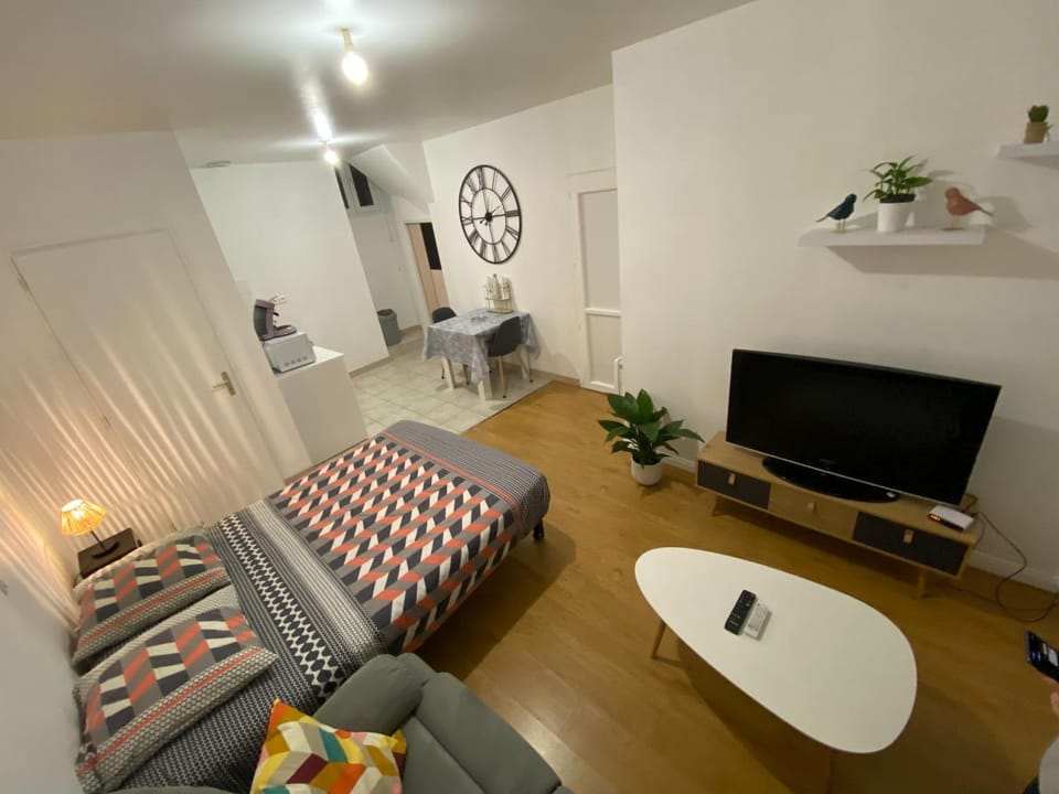 Communal lounge/ TV room, TV and multimedia, Living room, Seating area