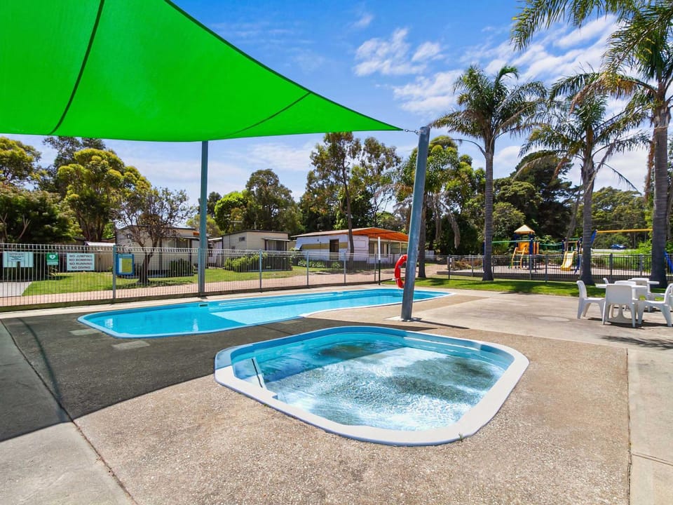 Hot Tub, Swimming pool, Swimming pool