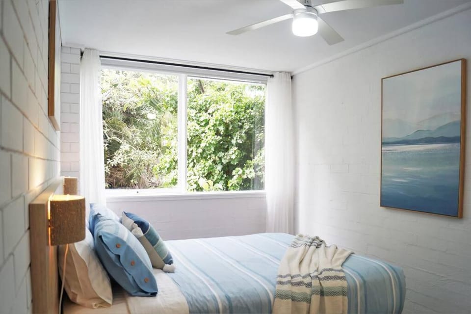 Bed, Photo of the whole room, Bedroom, fireplace