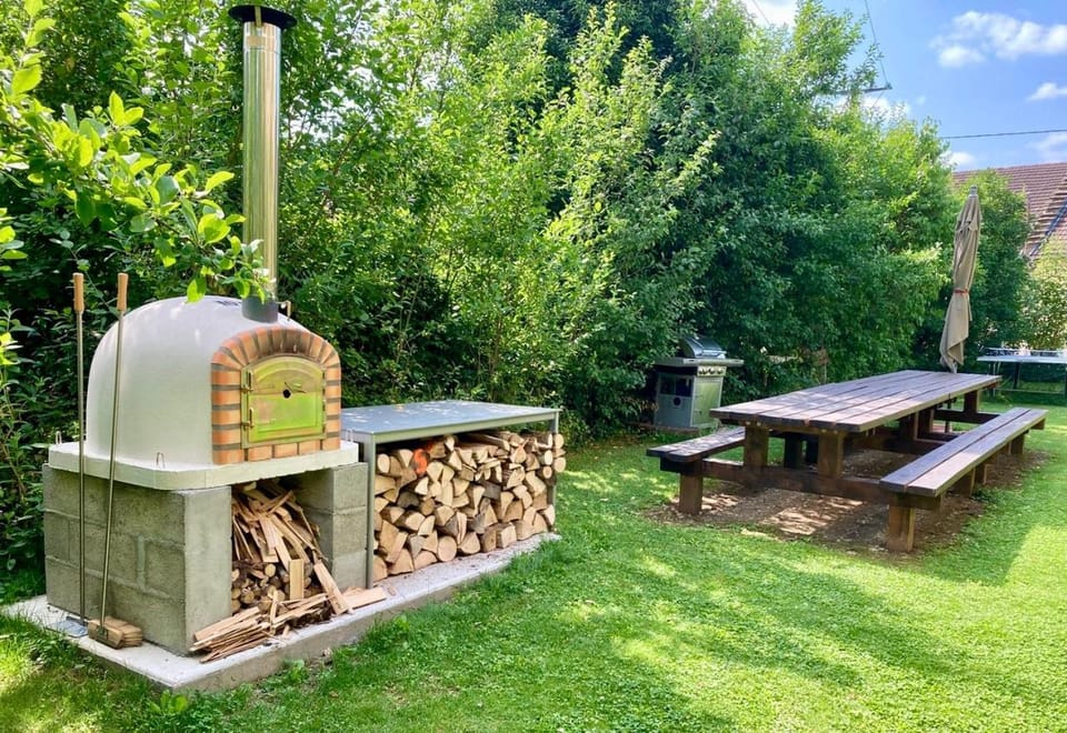 Spacious apartment in old farm close to Lac de Vouglans Apartment in Jura