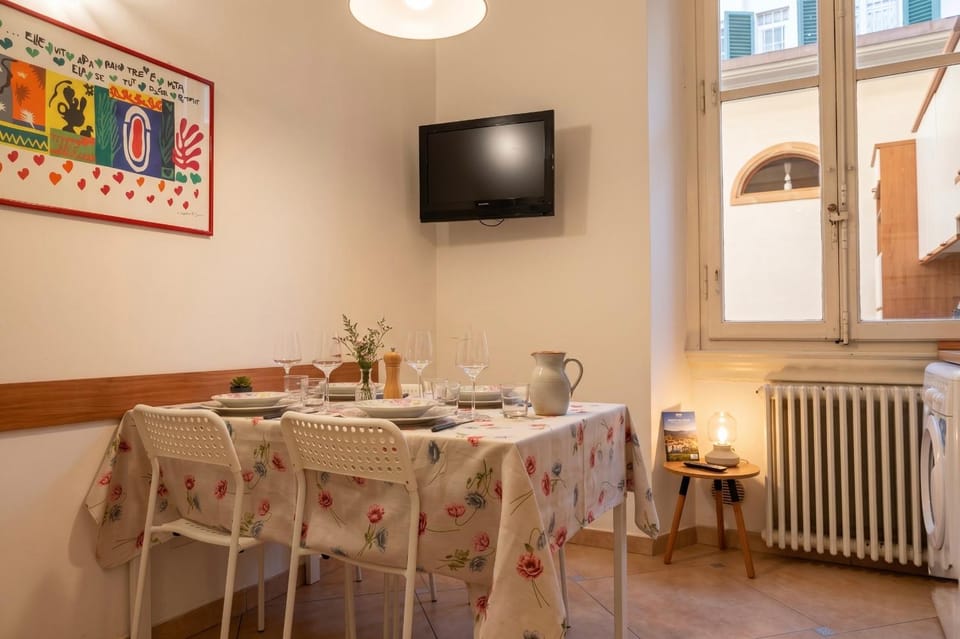 Luxury Bi-locale San Niccolò Wi-fi Apartment in Florence