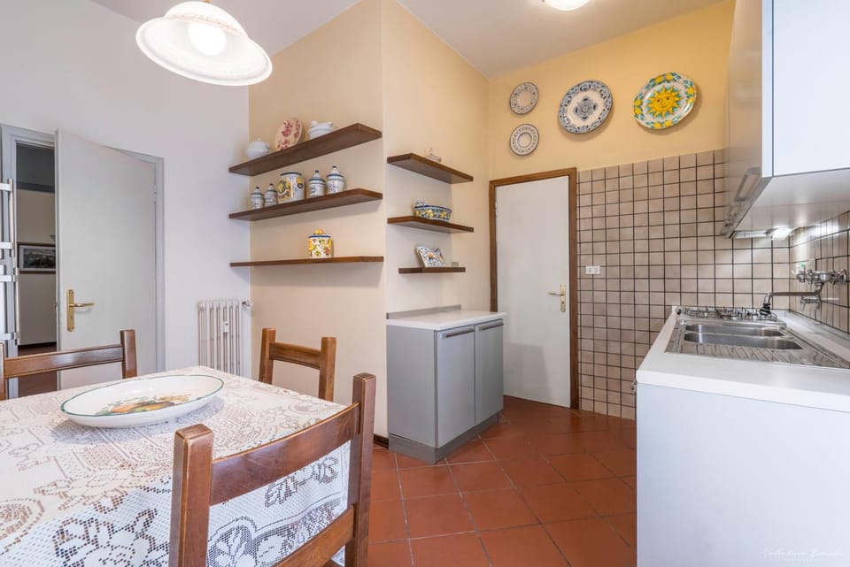 CASA ADRIANA Elegante e luminosa Apartment in Florence