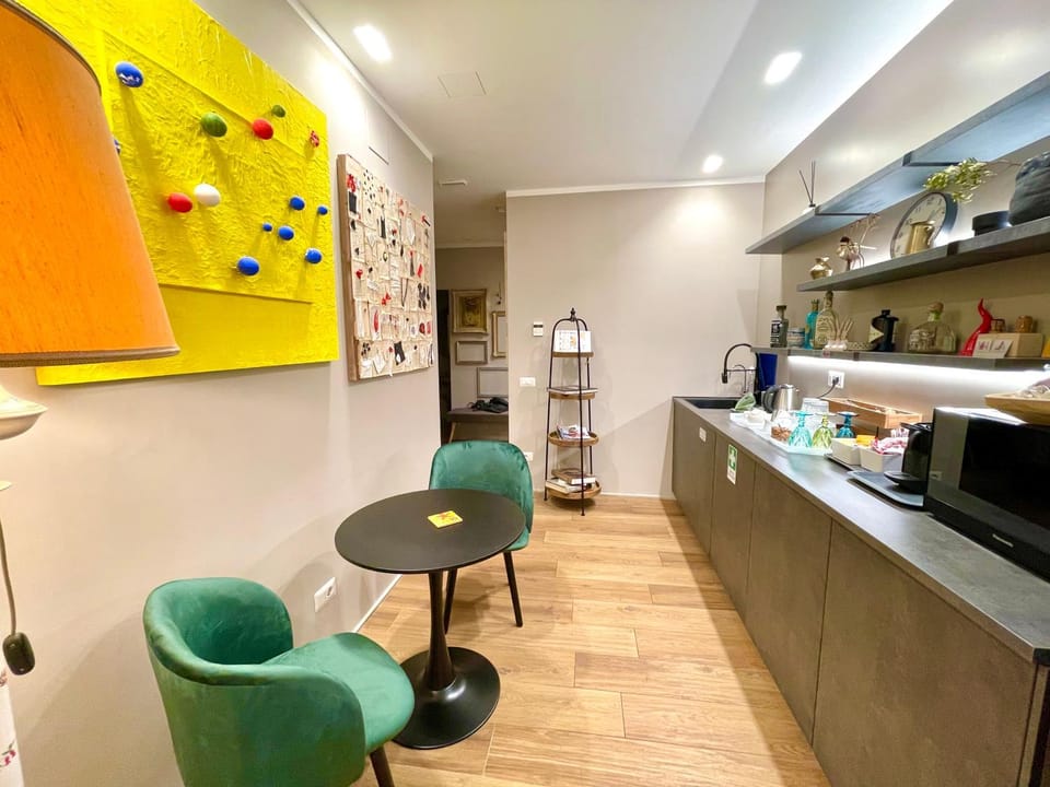 LUCRINO 45 by Ale Bed and Breakfast in Rome