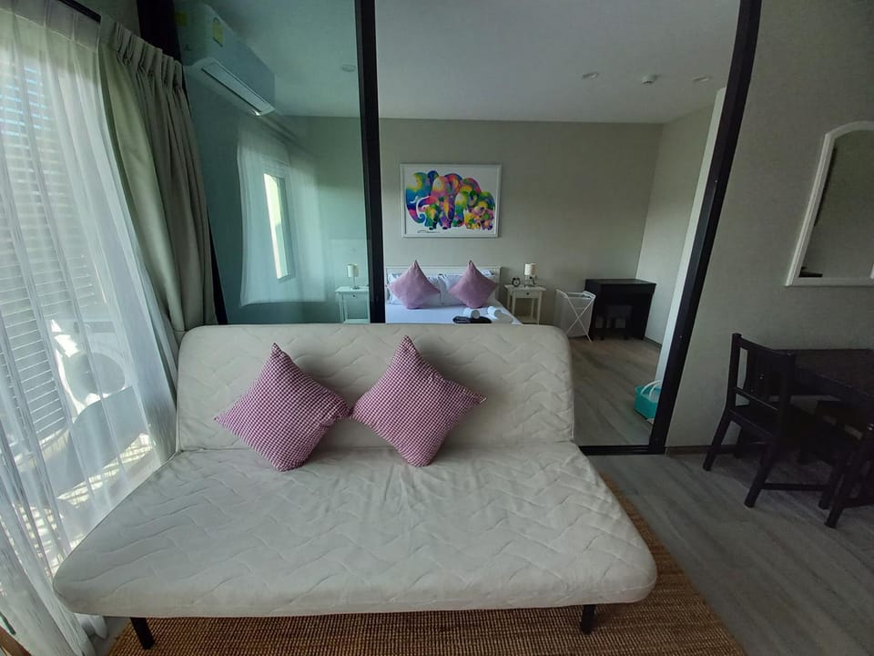 Living room, Photo of the whole room