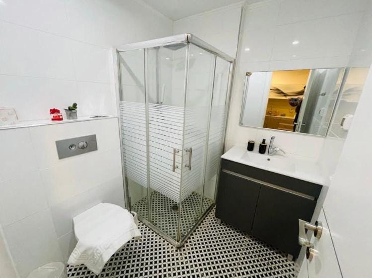 Shower, Toilet, Bathroom