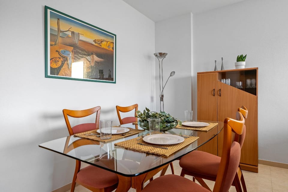 Lounge or bar, Food