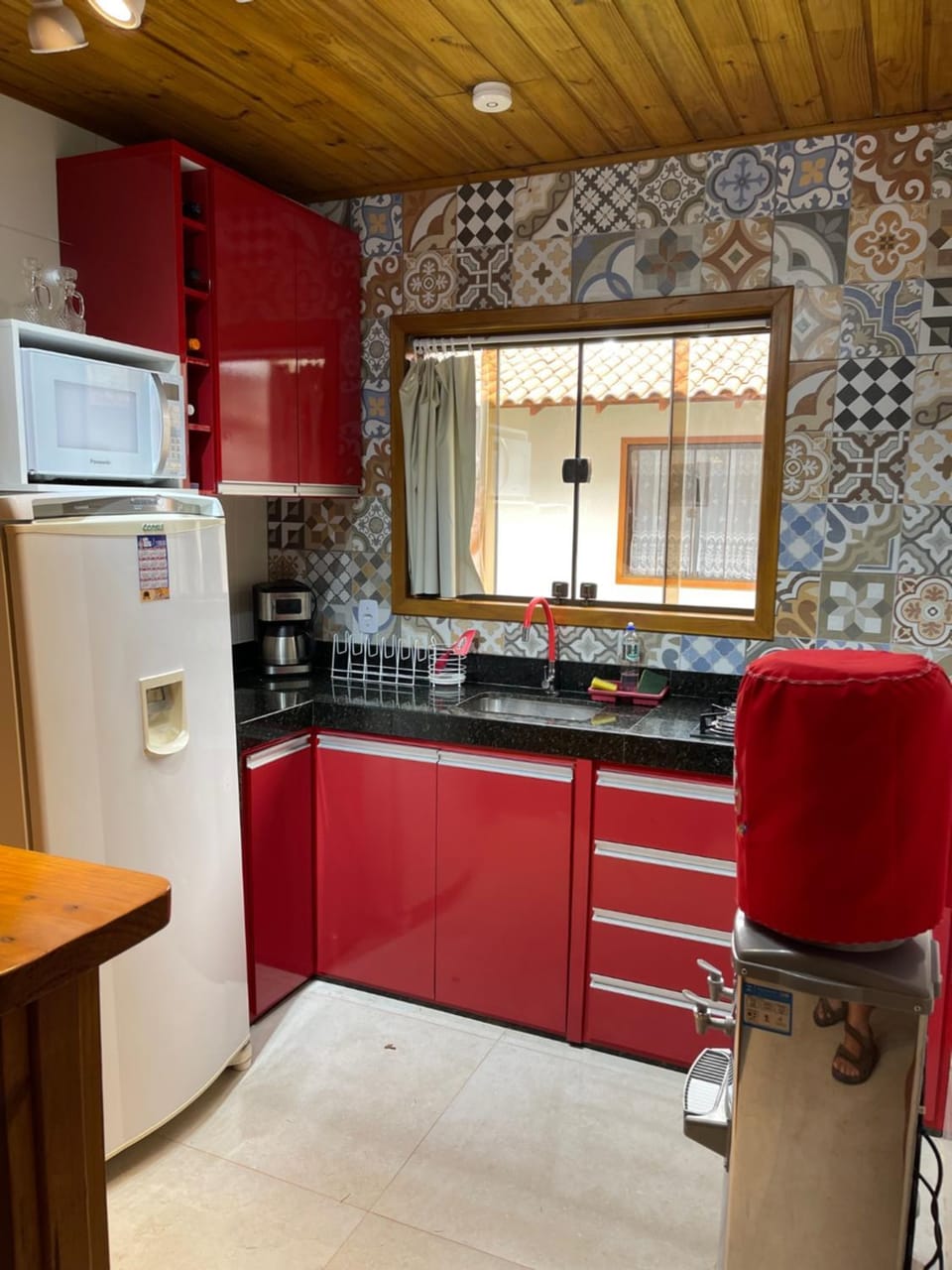 Kitchen or kitchenette, minibar, kitchen