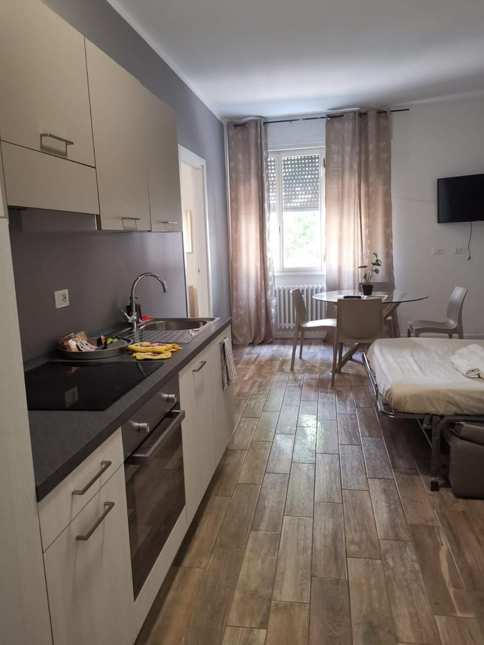 Kitchen or kitchenette, Living room, Seating area