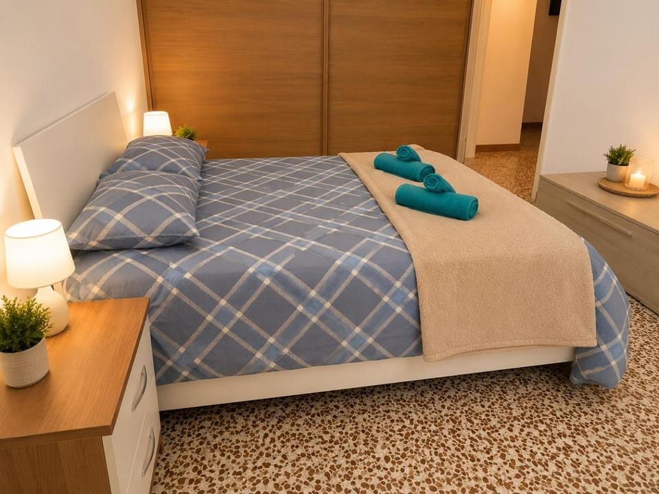 Bed, Photo of the whole room, Bedroom, towels, wardrobe