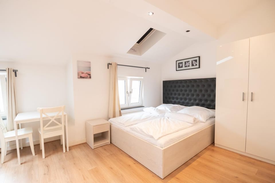 Bed, Photo of the whole room, Bedroom, wardrobe