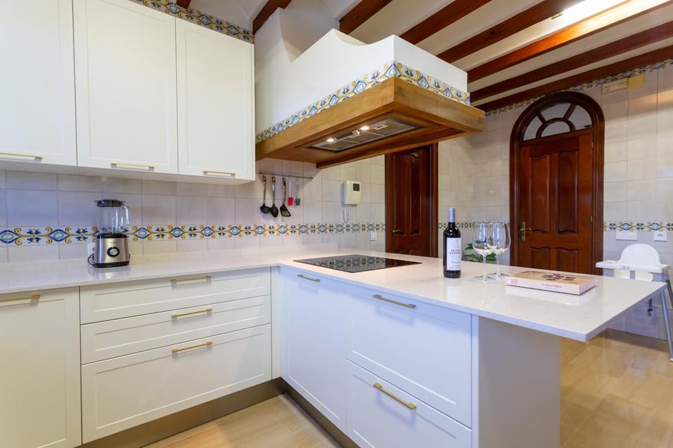 Andalusian villa on the sea and the bay of Malaga Villa in Malaga