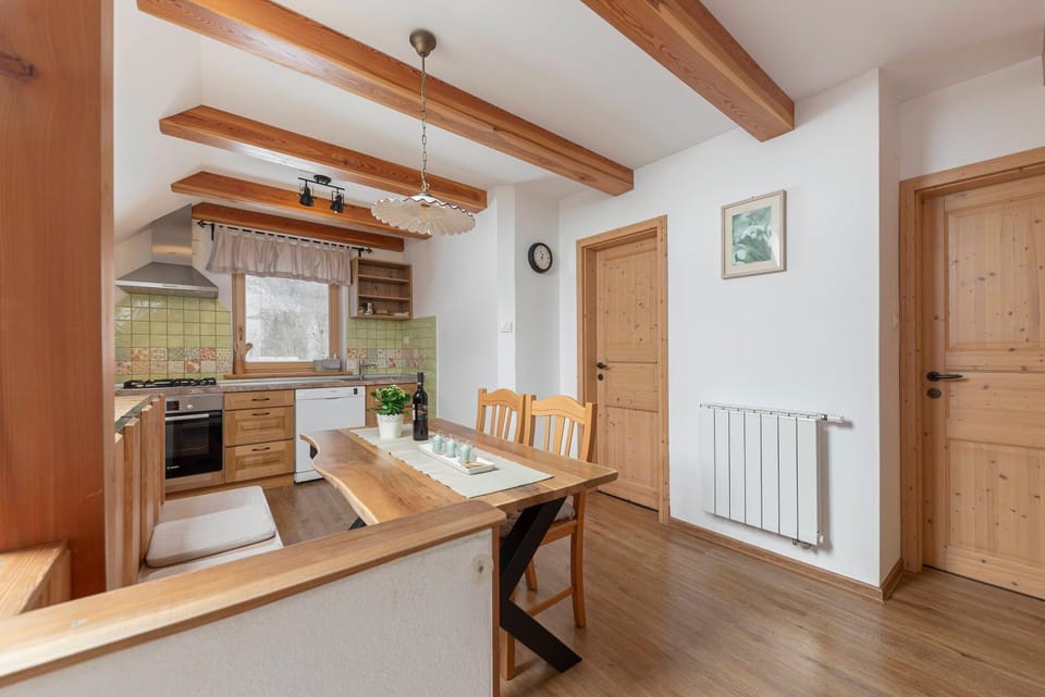 Dining area, kitchen