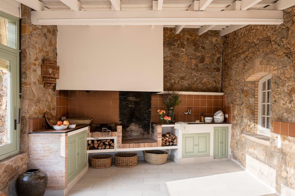 BBQ facilities, Kitchen or kitchenette