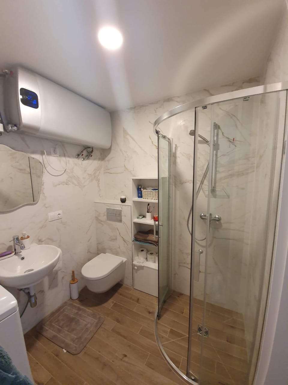 Shower, Toilet, Bathroom, towels