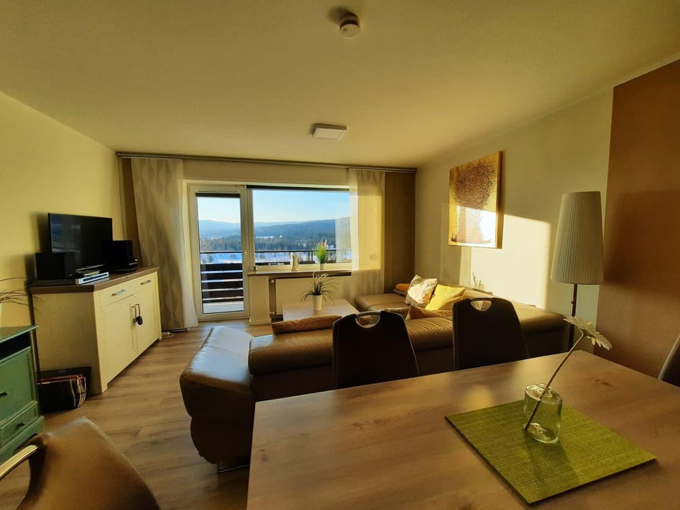 TV and multimedia, Living room, Dining area