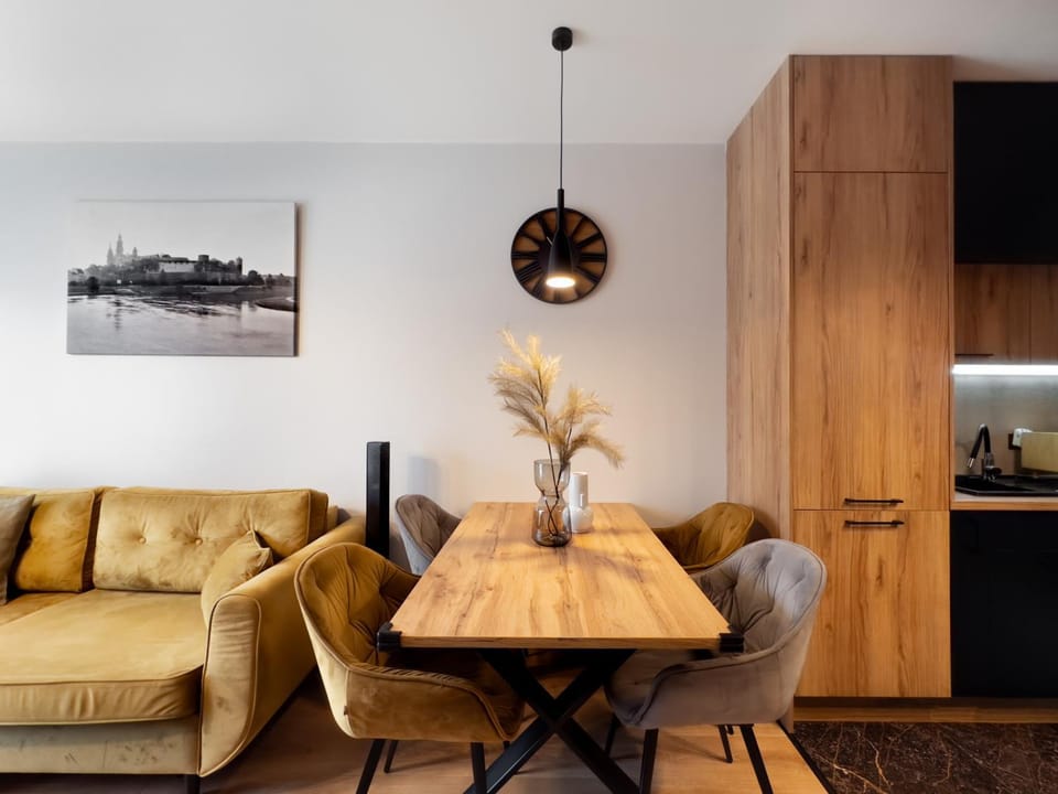 Communal lounge/ TV room, Living room, Dining area