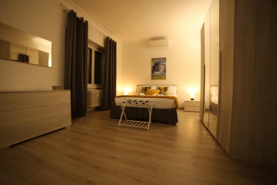Bed, TV and multimedia, Bedroom, air conditioner