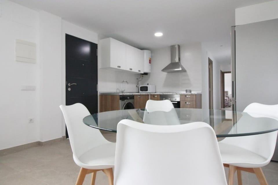 Kitchen or kitchenette, Living room, minibar, pet friendly, stove