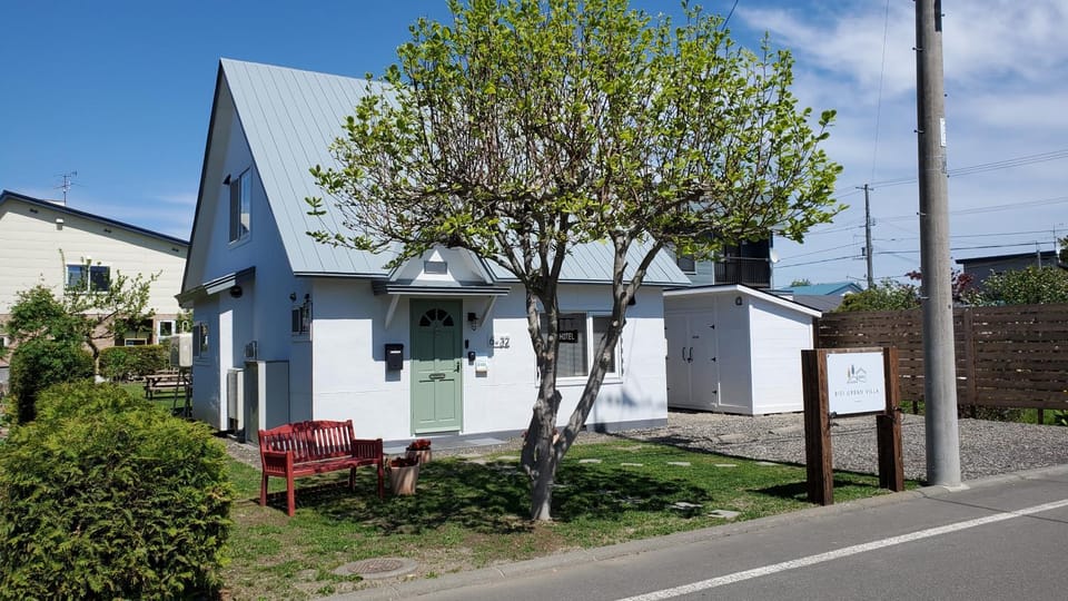 Property building, Spring, Day, Street view
