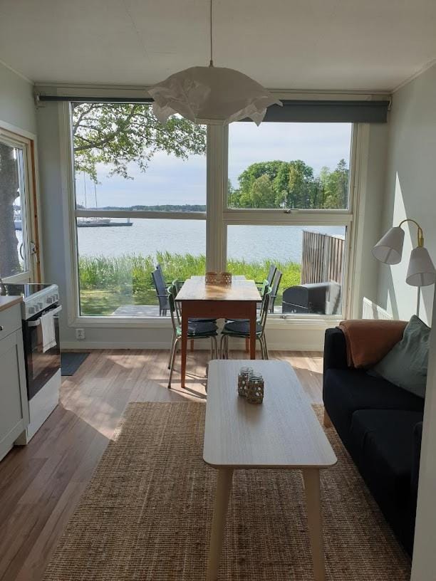 View (from property/room), Kitchen or kitchenette, Seating area, Dining area, Sea view
