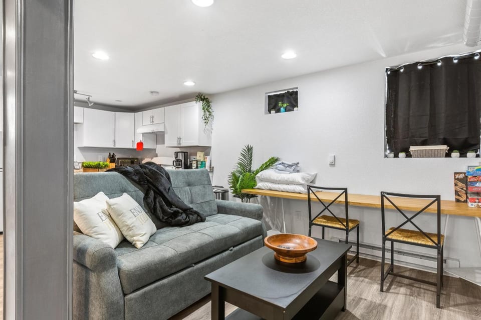 Basement with Full Kitchen and Near Downtown House in Denver