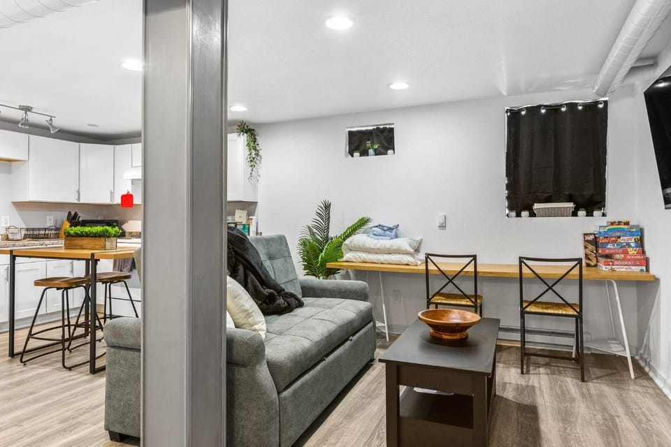 Basement with Full Kitchen and Near Downtown House in Denver