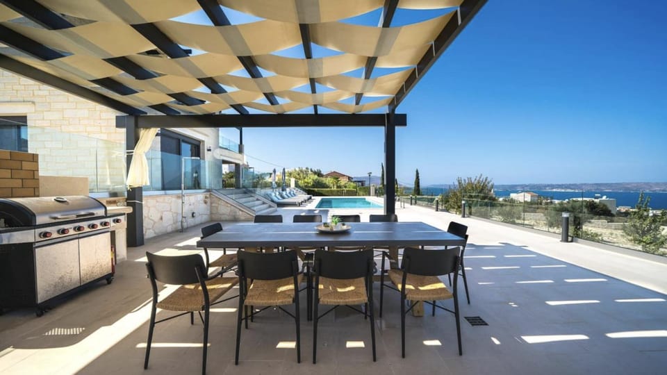 Patio, Day, BBQ facilities, View (from property/room), Dining area, Sea view