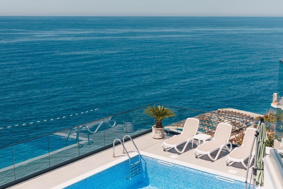 Sea view, Swimming pool