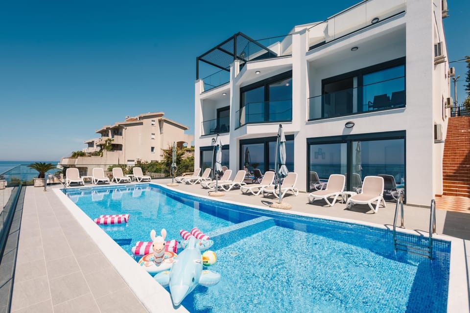 Property building, Swimming pool