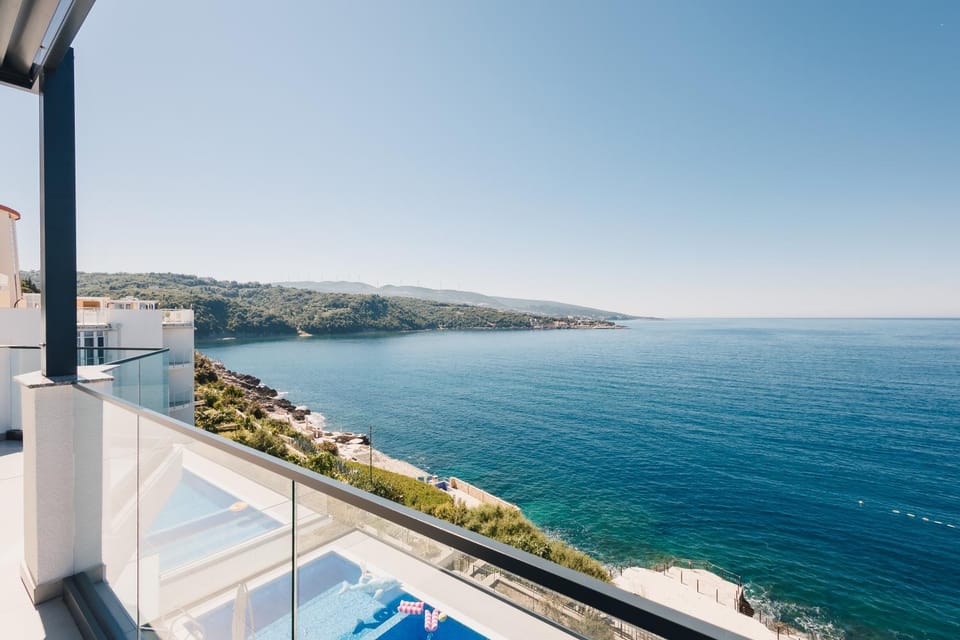 Day, View (from property/room), Balcony/Terrace, Beach, Pool view, Sea view, Sea view