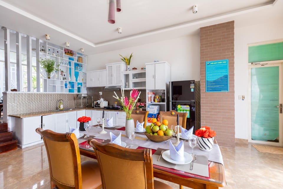 Food and drinks, Seating area
