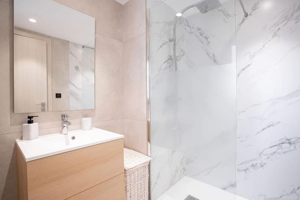 Shower, Bathroom