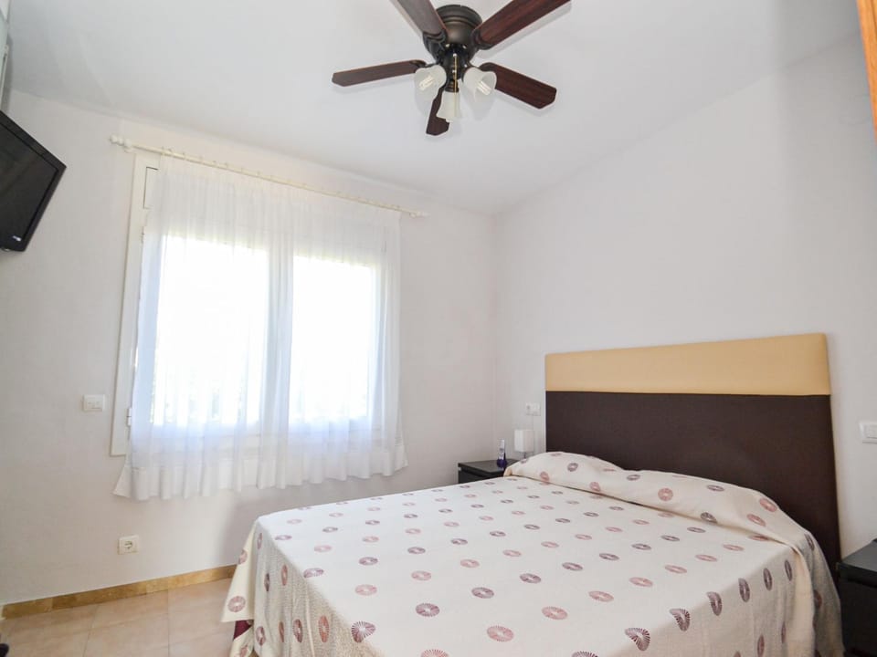 Holiday Home Raquel by Interhome House in Cambrils