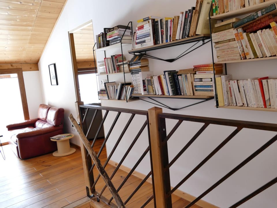 Library, Living room, Seating area