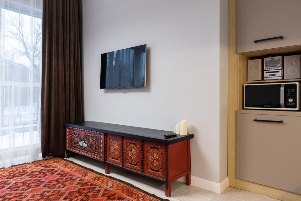 Communal lounge/ TV room, TV and multimedia, Evening entertainment, minibar