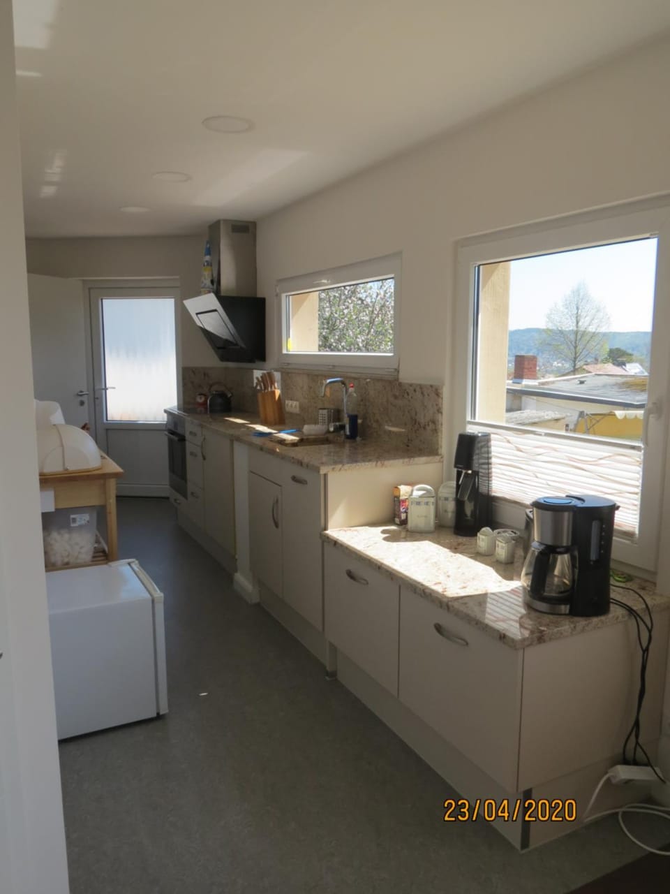 Kitchen or kitchenette, pet friendly, stove