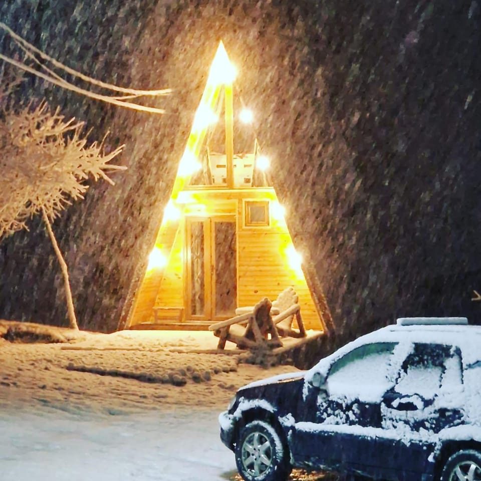 Căbănuța La Gălățanu House in Romania