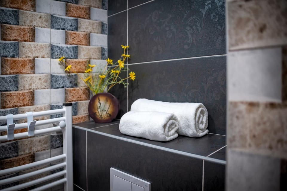 Bathroom, towels