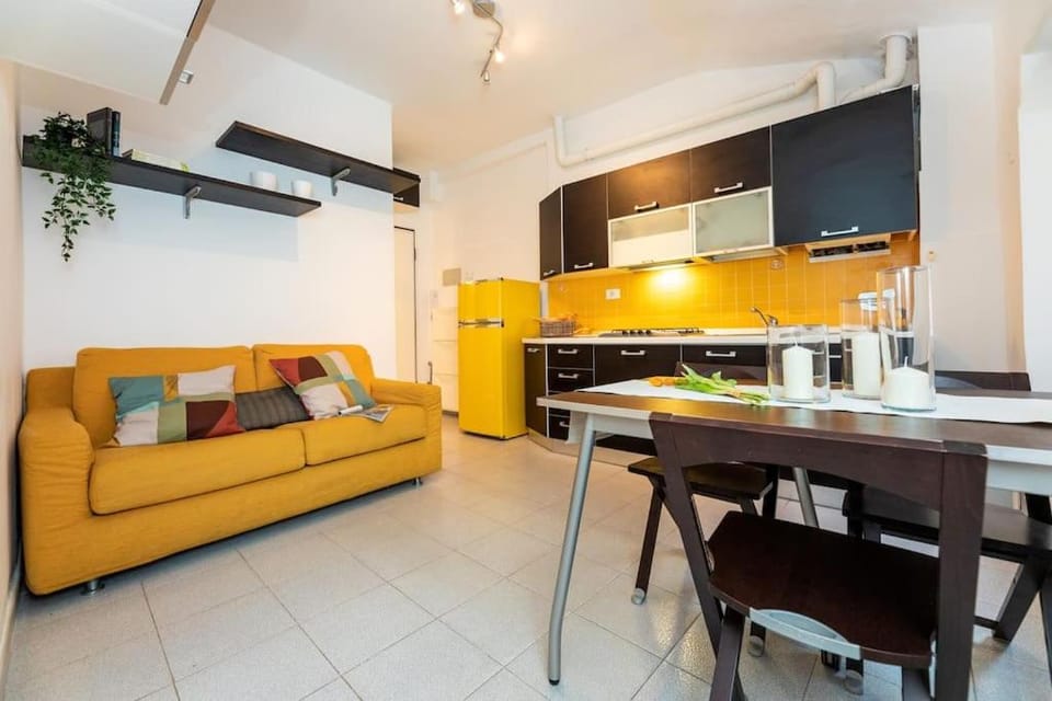 Kitchen or kitchenette, Living room, stove