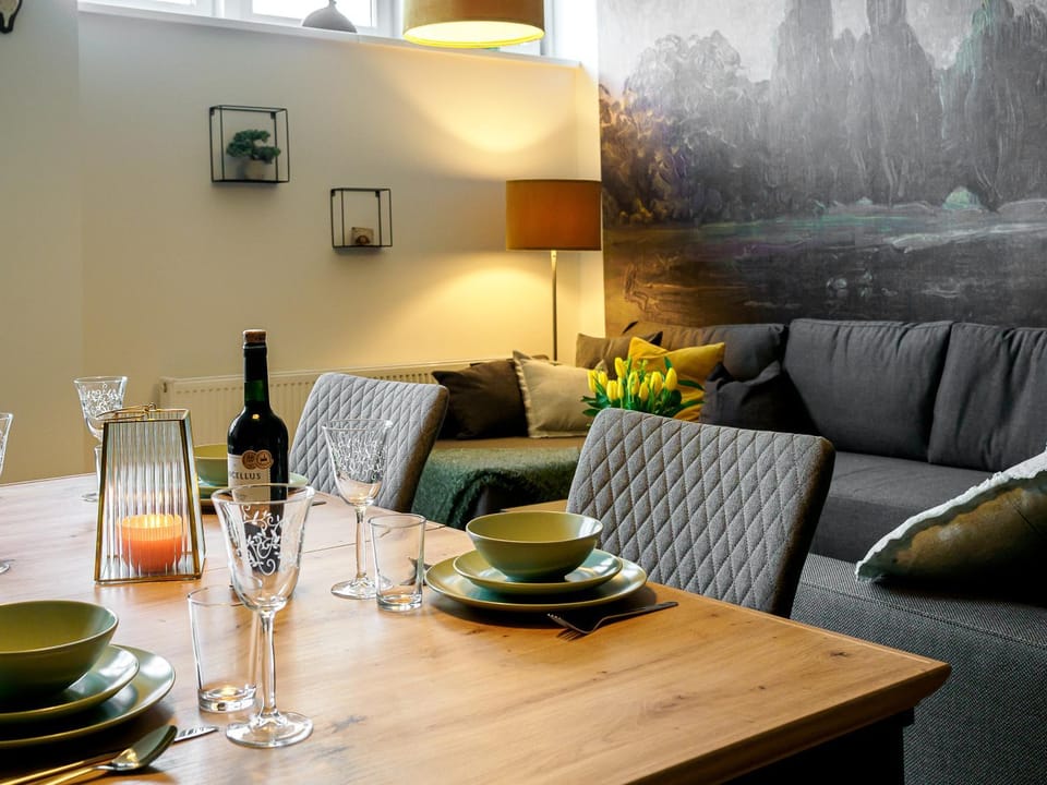 Living room, Seating area, Dining area