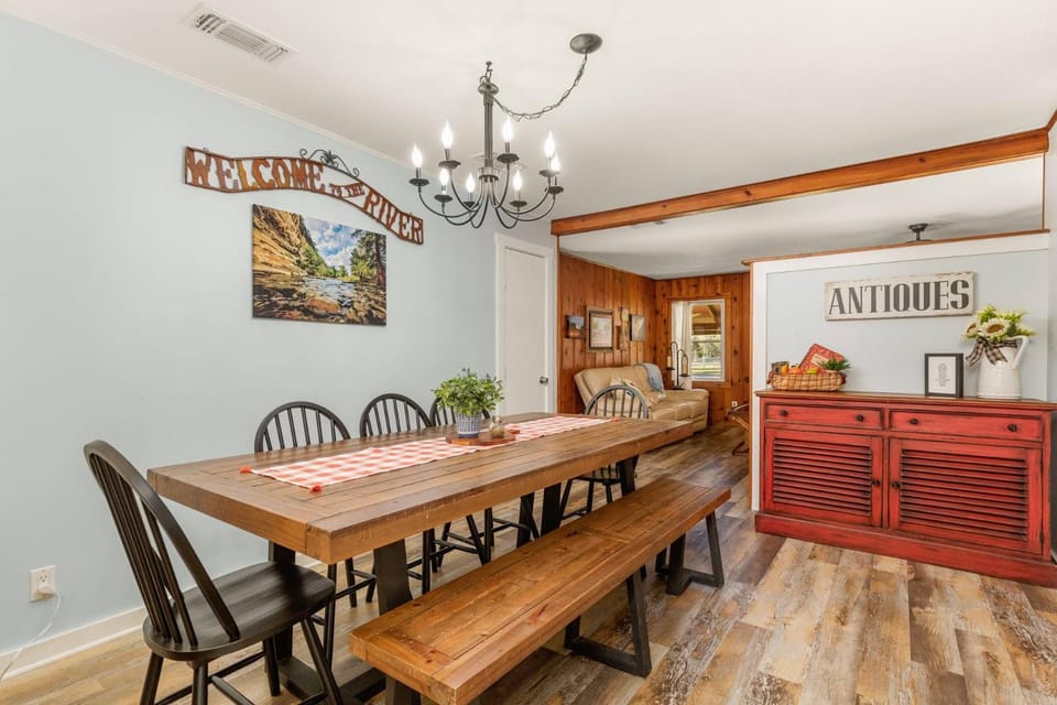 River Road Retreat House in New Braunfels